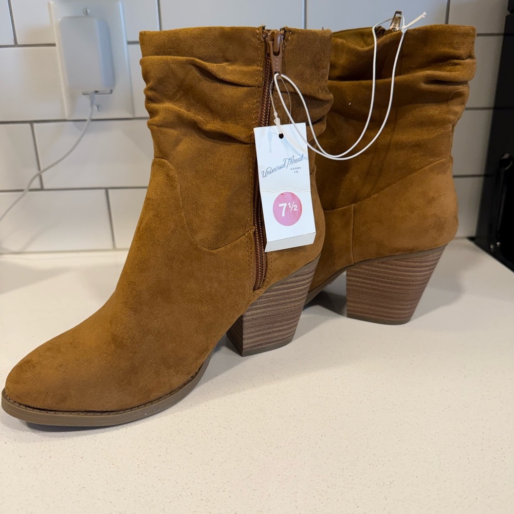 Universal Thread Ankle Boots – Size 7.5 – NWT – Tan Suede - Picture 3 of 6